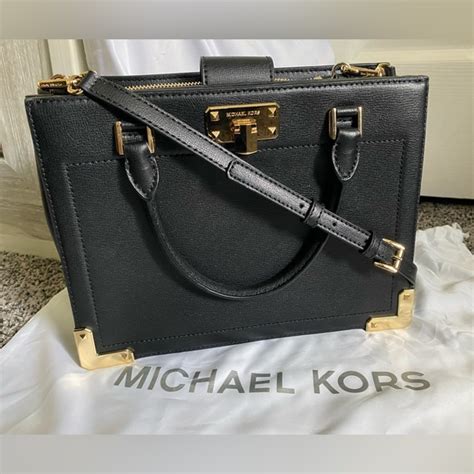 michael kors kinsley accordion satchel|Bags .